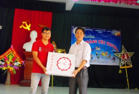 Nghen ngao tet trung thu cua tre em khuyet tat