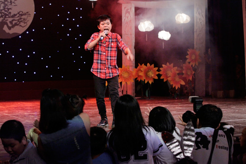 Theo chân Phương Mỹ Chi đi diễn cùng Quang Anh - 16