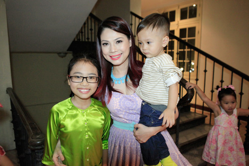 Theo chân Phương Mỹ Chi đi diễn cùng Quang Anh - 5