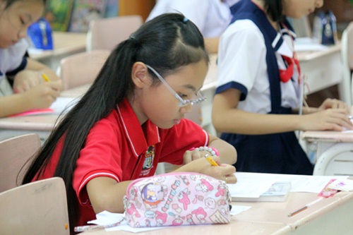 Phương Mỹ Chi nhí nhảnh thi "vở sạch chữ đẹp" - 3