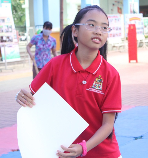 Phương Mỹ Chi nhí nhảnh thi "vở sạch chữ đẹp" - 5