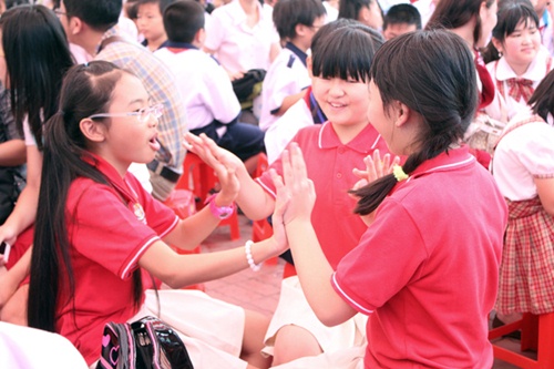 Phương Mỹ Chi nhí nhảnh thi "vở sạch chữ đẹp" - 6