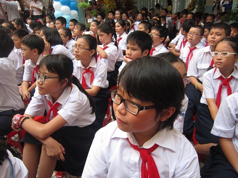 Học sinh bị cận thị đang ở mức báo động