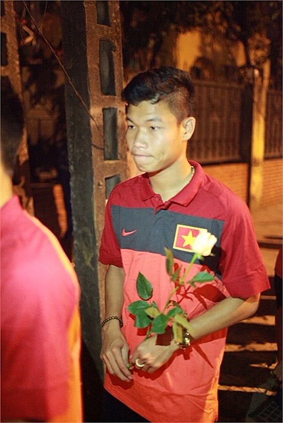 U19 Viet Nam thanh kinh den vieng Dai tuong Vo Nguyen Giap