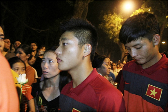 U19 Viet Nam thanh kinh den vieng Dai tuong Vo Nguyen Giap
