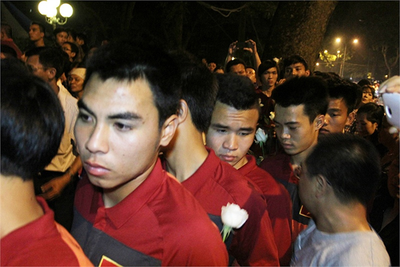 U19 Viet Nam thanh kinh den vieng Dai tuong Vo Nguyen Giap