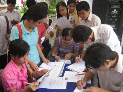 Nan giai viec lam cua sinh vien sau tot nghiep