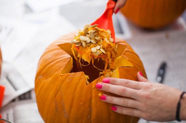 Cach lam den bi ngo don Halloween don gian nhat