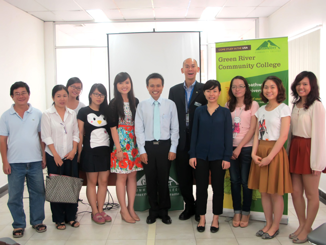Co hoi nhan hoc bong truong Green River Community College tai My