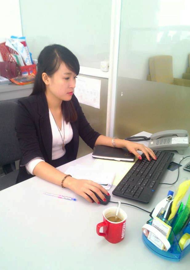 Ra trường thất nghiệp, cử nhân ngân hàng đi bán cám cò