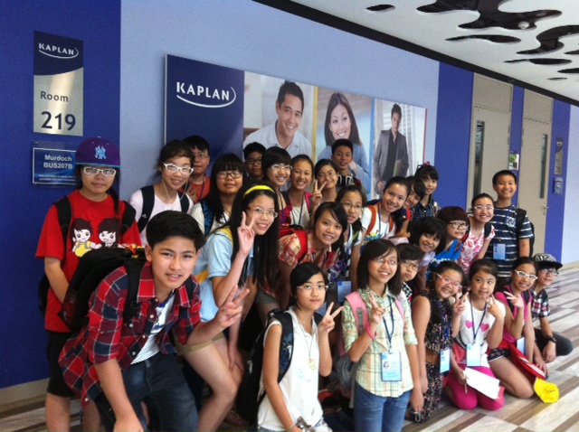 Lien thong Kaplan Singapore nhan bang cu nhan Anh quoc, Australia