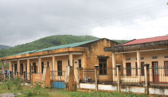 Khu nhà bán trú bỏ hoang.      