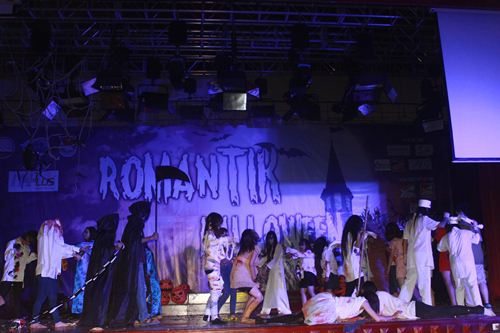 Dem hoi Halloween rung ron cua sinh vien HV Bao chi