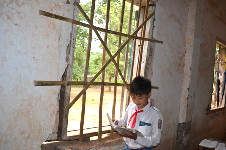 Gan 1 nghin hoc sinh Nghe An vua hoc vua lo truong sap
