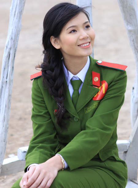 Gap nu sinh hoc vien canh sat xinh dep, gioi vo nhat truong