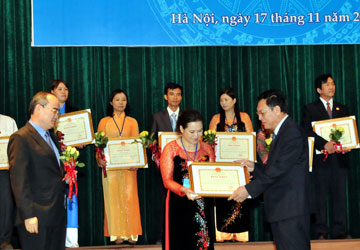 Tuyen duong 160 nha giao tieu bieu toan quoc 2013