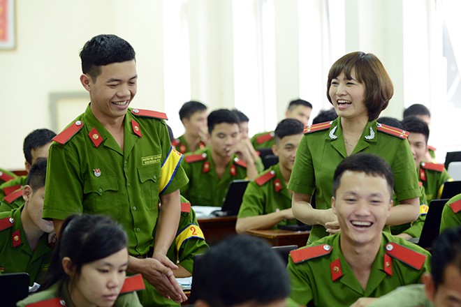 Cô giáo xinh đẹp của hàng ngàn sinh viên trường Cảnh sát 2