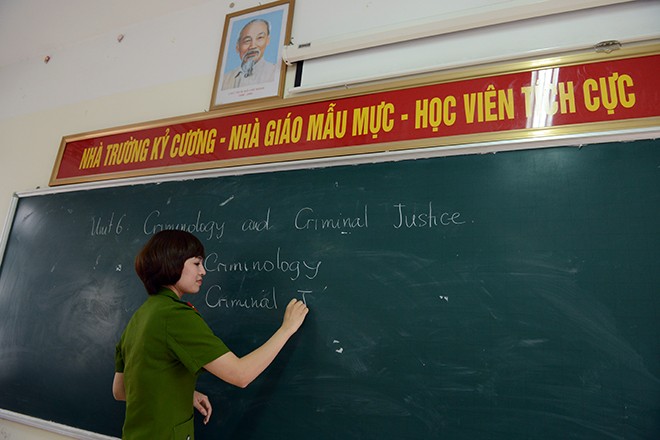 Cô giáo xinh đẹp của hàng ngàn sinh viên trường Cảnh sát 5