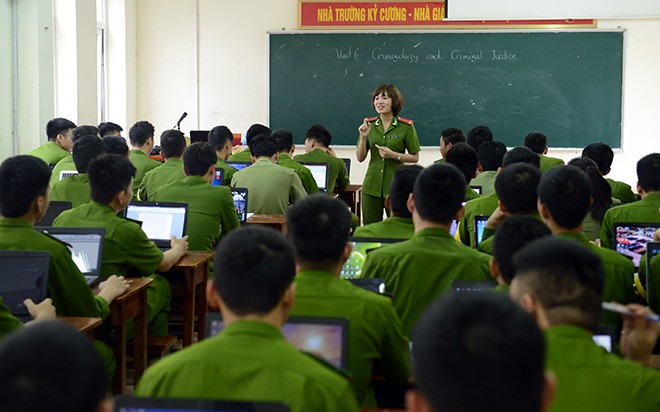Cô giáo xinh đẹp của hàng ngàn sinh viên trường Cảnh sát 6