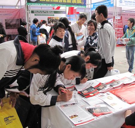 Cat giam chi tieu tuyen sinh nganh kinh te nam 2014