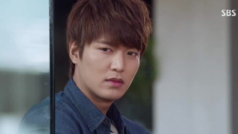 De thi vat ly lop 10 dua Kim Tan va co ban banh trang tron vao de