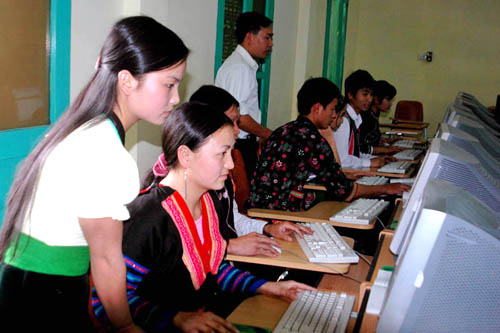 Giai quyet viec lam cho sinh vien dan toc thieu so