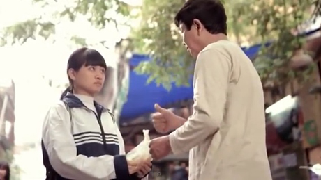Người cha tận tình yêu thương con