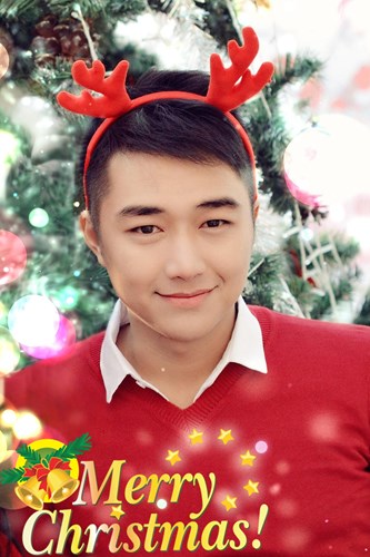 Hot boy Canh sat khoe anh Giang sinh ruc ro sac do