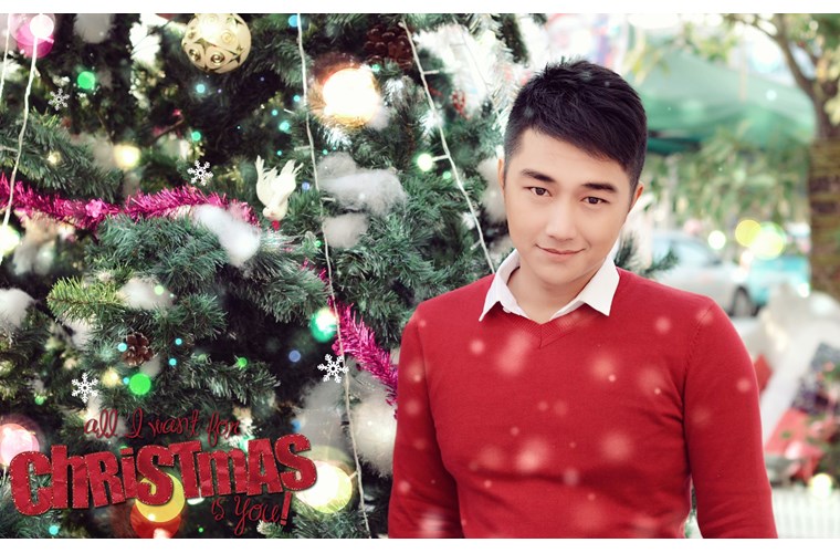 Hot boy Canh sat khoe anh Giang sinh ruc ro sac do