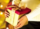 Tết 2014 nghiêm cấm mang quà biếu sếp