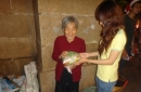 Những hành động đẹp và ý nghĩa của giới trẻ trong đêm Giáng Sinh