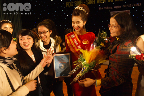 Hoa khoi DH Duy Tan 2014 thuoc ve nu sinh Truong Thi Thu Thao