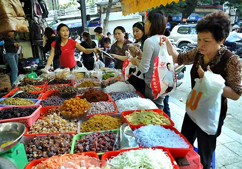 Thuc pham tet 2014 lan luot tang gia