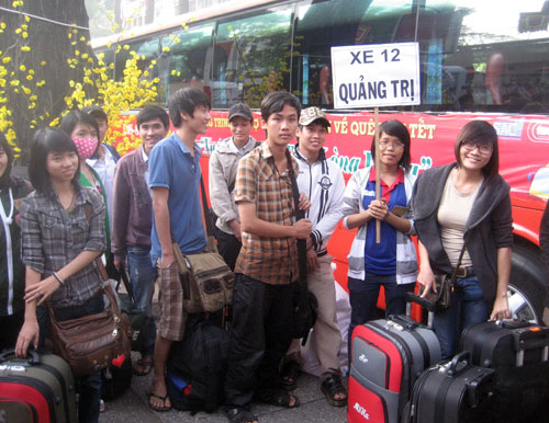 Mien phi 2000 ve xe cho sinh vien ve que don tet 2014