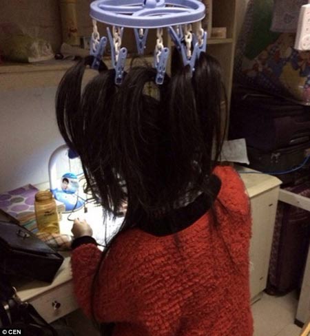 treo tóc, trần nhà