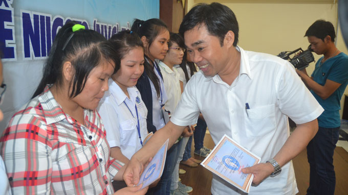 72 sinh vien ngheo nhan hoc bong Nhat Ban 2014
