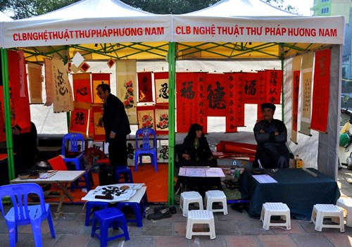 Pho ong do vang nhu chua ba danh