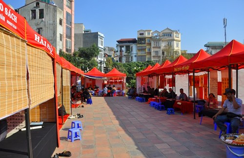 Pho ong do vang nhu chua ba danh