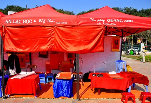 Pho ong do vang nhu chua ba danh