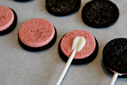 cách làm socola Valentine, bánh Oreo, lễ Tình nhân, quà tặng Valentine, kẹo trái tim, socola trắng