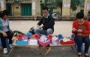 Sinh viên làm thêm kiếm tiền dịp Valentine