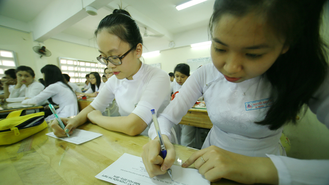 Da so hoc sinh chon Ly, Hoa lam mon thi tot nghiep THPT 2014