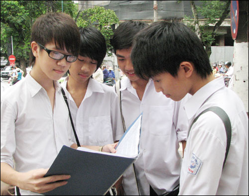 Tuyen sinh vao lop 10 THPT chuyen Dai hoc Vinh nam 2014