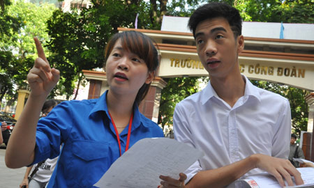 Lam thu tuc du thi: Cac hoi dong thi kiem soat chat che viec thi ho