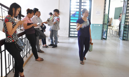 Lam thu tuc du thi: Cac hoi dong thi kiem soat chat che viec thi ho