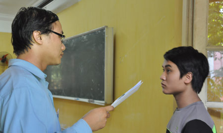 Lam thu tuc du thi: Cac hoi dong thi kiem soat chat che viec thi ho