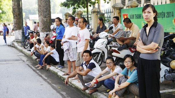 Chum anh: thi sinh trong ngay thi dau tien dot 2 DH
