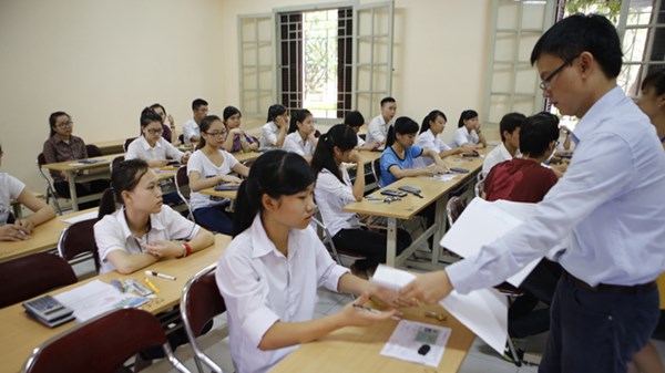 Chum anh: thi sinh trong ngay thi dau tien dot 2 DH