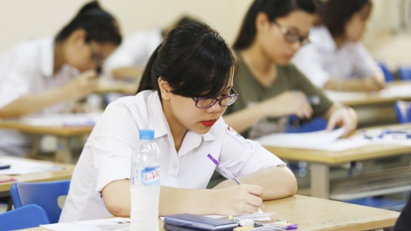 Chum anh: thi sinh trong ngay thi dau tien dot 2 DH