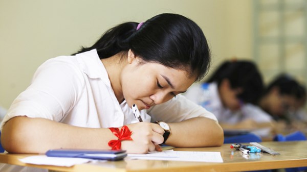 Chum anh: thi sinh trong ngay thi dau tien dot 2 DH